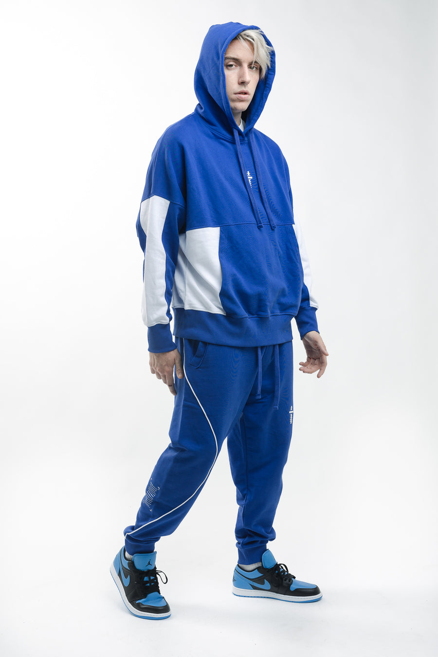 PACK 4: BLUE AND WHITE HOODIE  + JOGGERS BLUE
