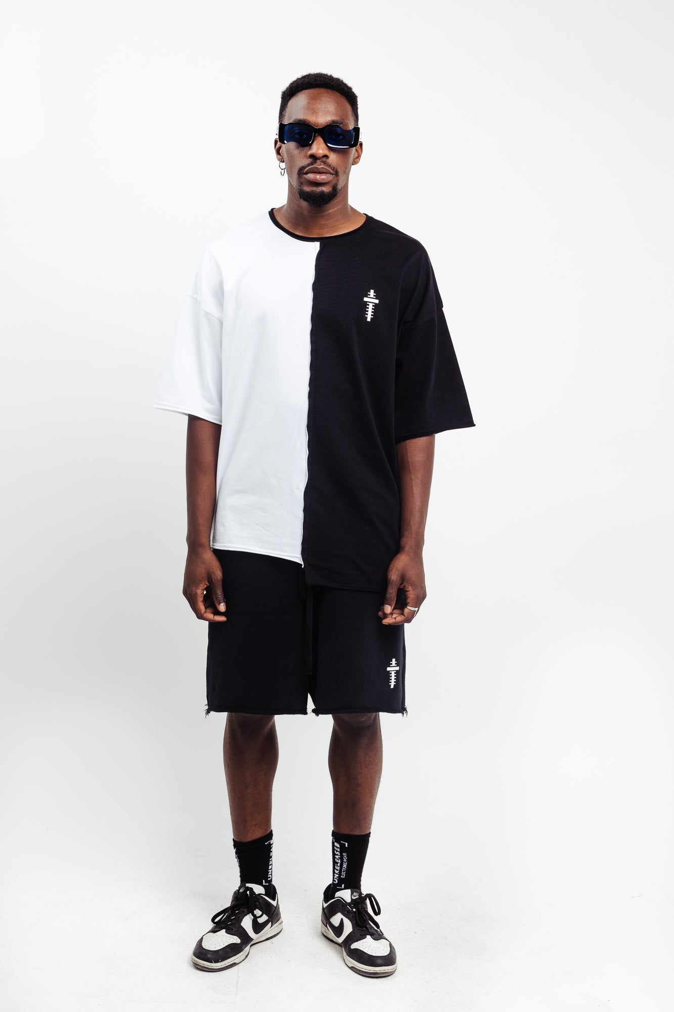 XTONZのXTT143 Sequence Unbalanced T-Shirt 全3色 MUSINSA公式 | XTONZ XTT143 Sequence Unbalanced T-Shirt (NAVY)